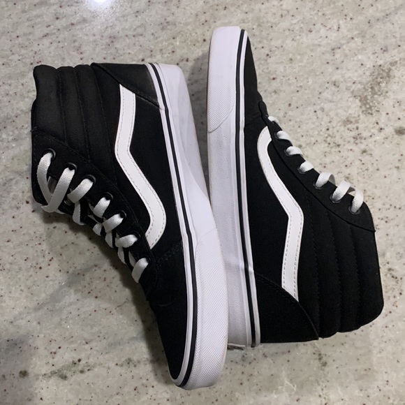 Vans SK8-HI Almost New! - Picture 3 of 8